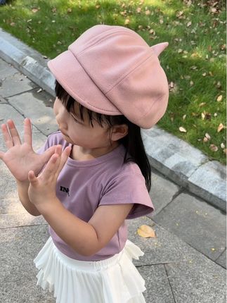 秋冬天给女儿搭配的这顶贝雷帽,真的是惊艳极了,女儿戴上去洋气百搭又可爱甜美,面料柔软舒适,帽子里面还能调节大小#儿童贝雷帽#女童贝雷帽