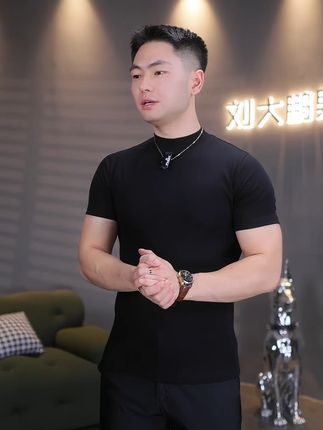 猎撒夏季韩版修身男士小领短袖T恤纯色圆领百搭打底衫半袖体恤衫#时尚穿搭 #休闲减龄穿搭 #新款上新 #夏季新款 #新款搭配每日更新中