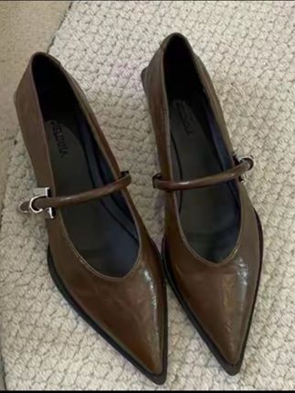 复古尖头女单鞋,平底一字带休闲粗跟低跟鞋#尖头鞋 #尖头高跟鞋 #尖头单鞋 #一字带细高跟 #好床不累脚