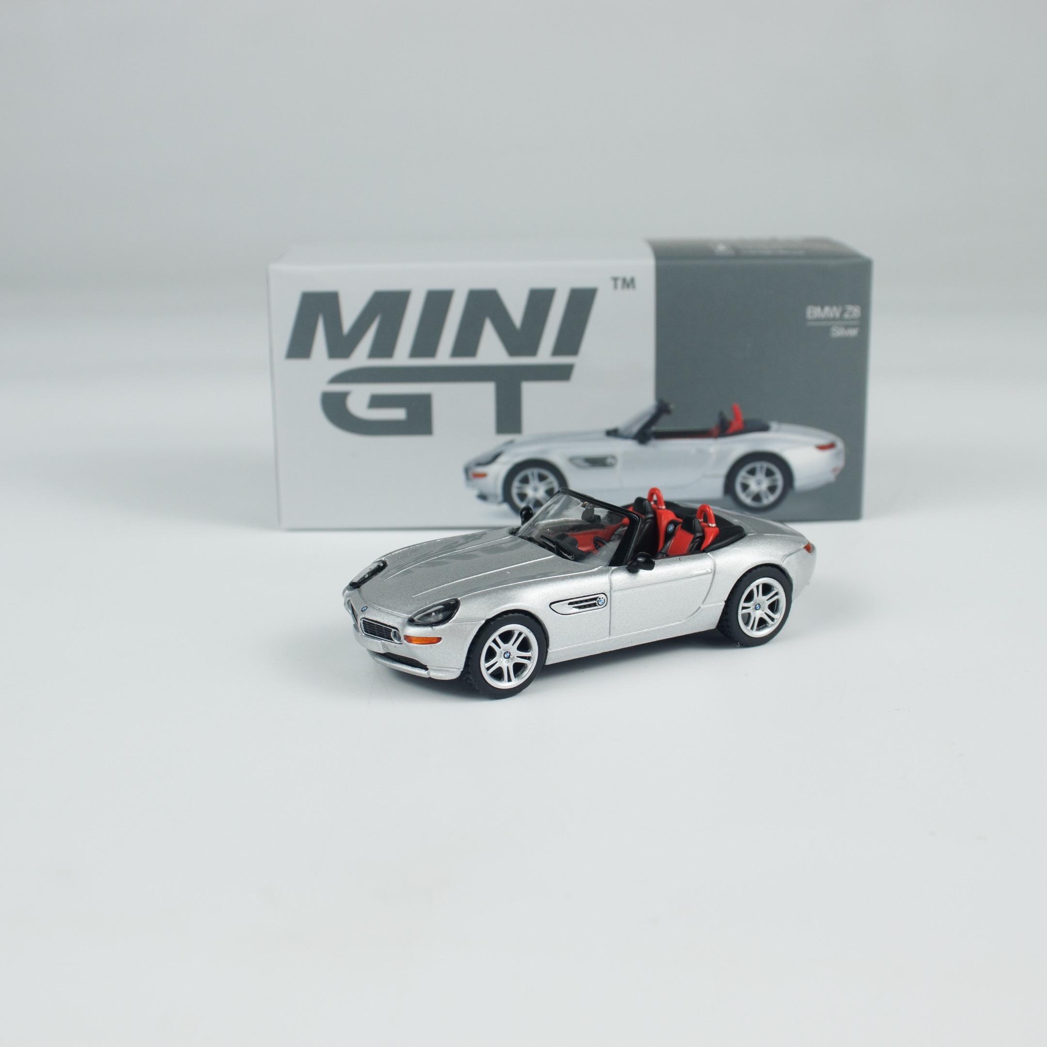 宝马Z8。MINIGT 1:64 BMW Z8 Silver MGT00998-CH #汽车模型 #小比例车模 #合金车模 #男人的玩具 #汽车文化