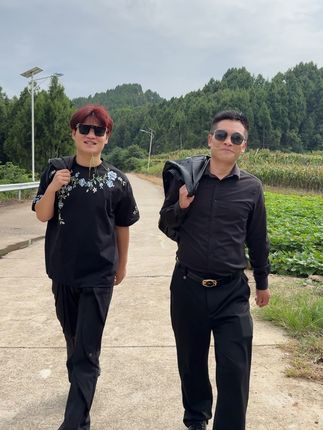 有人说我帅,我想了一晚上也没想出来究竟是谁走漏了风声。#父子日常 #我的乡村生活 #远嫁的姑娘 #帅