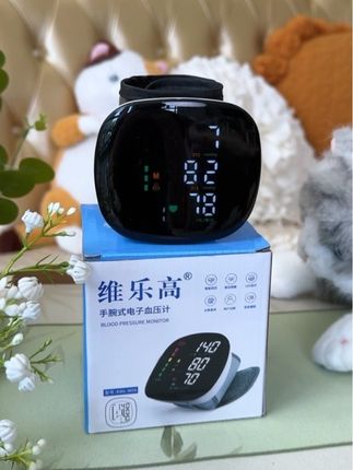 原来这才是爸妈他们想要的血压计, 一套一粘就能测量!#健康生活 #血压计 #腕式血压计 #中老年 #高血压请注意
