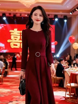 #婚庆礼服 #气质穿搭 #通勤穿搭如何摆脱土气感 #轻松拿捏慵懒风穿搭 #早秋不费力显贵穿搭