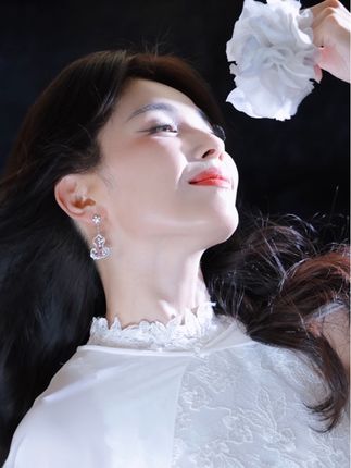 桂影摇曳,共赏月圆,提前祝大家节日快乐🌕~#星动营业中 #幕后星鲜事