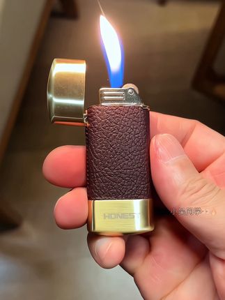 百诚清悠砂轮打火机 皮质包裹 手感舒适 高端大气上档次#打火机 #创意打火机 #高端打火机 #精品打火机