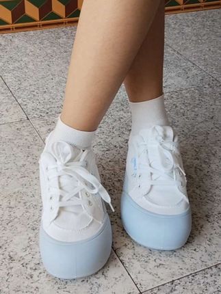 #好鞋推荐 #鞋子推荐 #小白鞋 ##宝藏鞋子 #小白鞋 厚底板鞋女款2025新款透气小白鞋子女ins潮百搭面包鞋