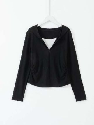 几里与麻 假两件收腰褶皱长袖T恤 #穿搭搭配 #收腰显瘦 #休闲减龄穿搭