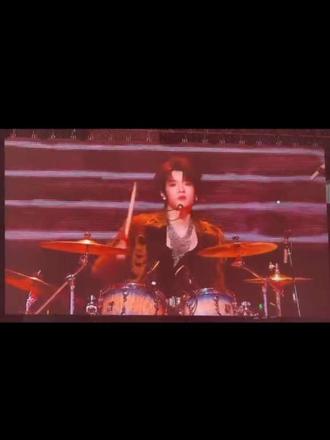 我们想要的公平都是不公的虚构的 乐队舞台|烂泥 #荣耀之战 #七匹狼 #烂泥 #张峻豪 #邓佳鑫 童禹坤 黄朔 张子墨 余宇涵