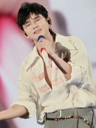 wow!#张杰 #张杰开朗 #张杰南京演唱会 #张杰未LIVE开往1982巡回演唱会 #张杰演唱会