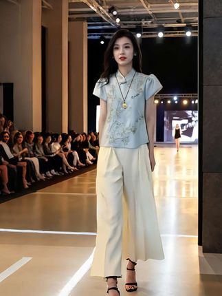 新中式套装夏季新款#时髦洋气刺绣盘扣上衣阔腿裤慵懒两件套#女士夏季穿搭 #