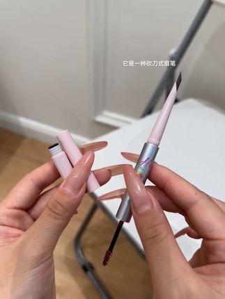 既有染眉膏又有眉笔 一只搞定所有画眉流程 粉棕色真的巨好看#染眉膏 #眉笔 #画眉 #粉棕色染眉膏 #野生眉.