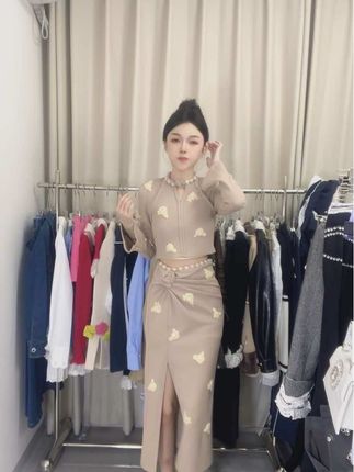 人的一生能有几次真心、真真正正不掺杂一丝算计……#时尚套装 #优雅气质