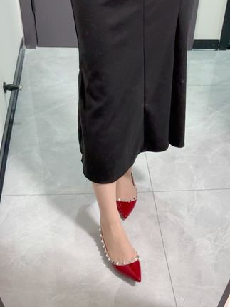 你可以相信 铆钉平底鞋的魔力 #平底鞋 #女神必备 #通勤搭配 #秋季穿搭 #抖音小助手 @DOU+小助手