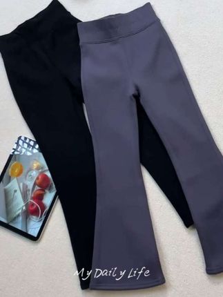 这裤子真的好百搭,家的的任何一件小上衣搭上都很洋气,简直就是时髦精#强烈推荐 #显高显瘦显腿长 #百搭神裤 #冬季穿搭