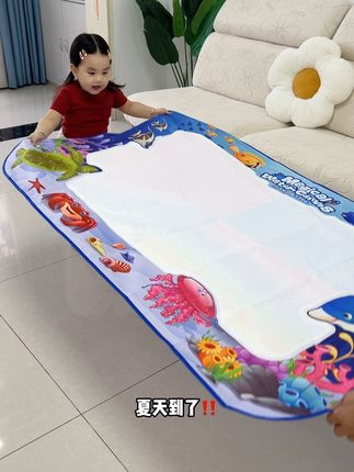 终于给孩子找到这种超大的水画布了,这会孩子可以放开手脚尽情涂鸦了!关键爸爸妈妈也没有清洁的负担,孩子重复玩!真的太解放妈妈双手了#想画就画 #水画毯#母婴好物