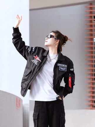 早秋这么穿 不帅来打我#飞行夹克 #夹克外套 #潮牌男女同款#秋季外套#飞行服外套