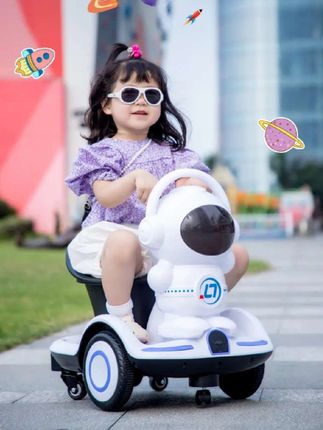 儿童太空人漂移转转电动车#儿童电动车 #宝妈带娃解放双手 #儿童漂移车 #童车玩具 #骑上我心爱的小摩托