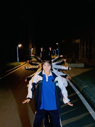 爱跳舞的高中生