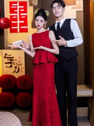 新中式新娘敬酒服 #dou上热门 新中式敬酒服新娘2025新款酒红色订婚礼服女气质结婚回门便装显瘦#新中式新娘敬酒服 #红色系 #新娘敬酒服 #新娘回门礼服