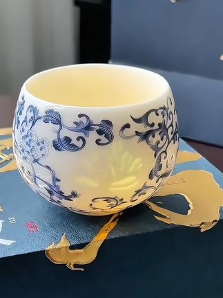 青花玲珑瓷陶瓷茶杯 主人杯 个人专用高端禅定杯 喝茶杯子#高端瓷器 #玲珑瓷#主人杯#茶杯#喜欢喝茶关注我
