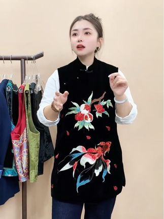 #国风古韵 #新中式马甲 #时尚潮流穿搭 #气质这一块拿捏死死的