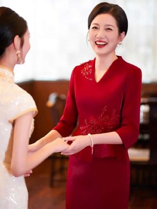 #婚礼妈妈礼服 #婚庆礼服 #婚宴妈妈装 #喜婆婆喜妈妈旗袍 #喜婆婆喜妈妈