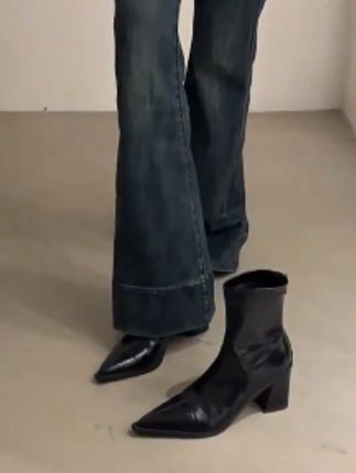 #百搭气质款 #穿出自己的风格与自信 #马丁靴#瘦瘦靴