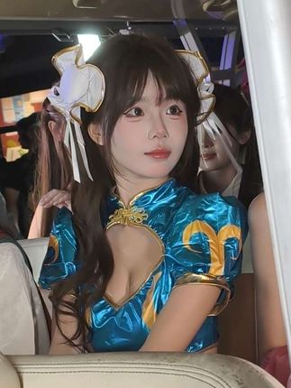 别问 香的@相扑猫💦 #相扑猫 #上海海昌公园 #cosplay #显眼包都来海洋公园了 #大长腿
