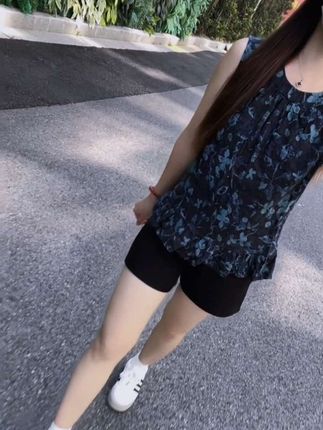 “内耗个der啊,你不喜欢的人一定不是好人,不喜欢你的人怎么可能是好人,春风十里不如取悦自己”#穿搭