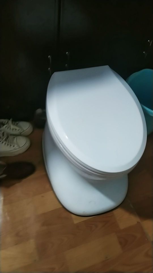 物流快,服务态度很好,送货上门,质量杠杠的,坐上很稳,在室内盖上盖还可当登子,#我在抖音买买买