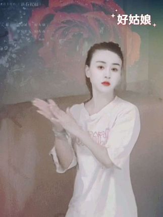 宅家跳舞的感觉!随意摇摆!自拍日常穿搭!#约拍日常 !