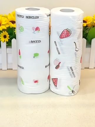我也是看了隔壁邻居家才知道还有这种#懒人抹布 ,以前家里用的那种又脏又臭,还不好清洗。这个抹布就很好用,平时用来擦个桌子、洗个碗都很方便,而且用完就可以扔掉,再也不用担心弄脏手了。关键是它还很便宜,买一次就能用大半年呢!#居家好物 #厨房好物 #抹布 #懒人抹布干湿两用