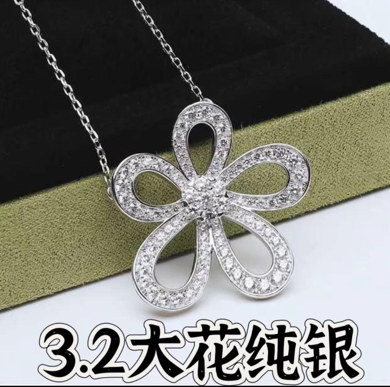 原相机拍摄,925纯银大花项链#礼物推荐 #大花项链 #太阳花项链 #925银项链 #纯银项链