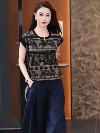 #女装 #洋气减龄 #穿出自信穿出美丽 #谁穿谁显瘦 #新款时尚女装