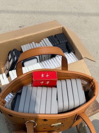 这绝对是我买过颜值最高的磁吸手机壳!到货后把膜撕掉撕掉膜超级通透!#实拍 #原创视频 #这个手机壳真的长在我心巴上了