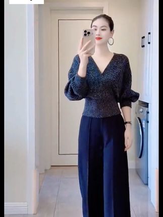 #高端女装 #V领设计 #打底衫 #高级感穿搭