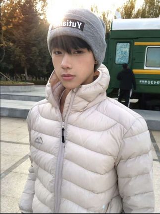 “我们见一面好不好?好久没一起散步了”#嘘子#冬