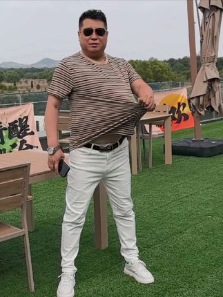 加肥加大条纹短袖,300斤胖人都可以穿,时尚百搭,宽松显瘦,舒适透气弹力大,上班休闲皆可#大码男装 #大码穿搭 #条纹短袖 #200斤 @DOU+小助手
