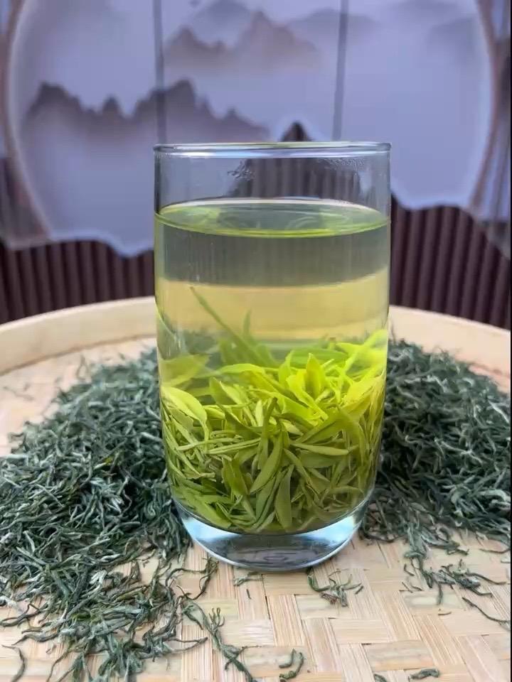 陕西紫阳茶#茶生活 #今日分享 #绿茶 #召唤茶友 #这茶不错 这是一款送朋友,特别划算的茶叶 。中秋节送茶叶送健康。