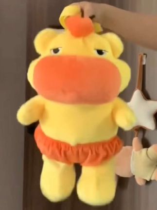 水豚嘟嘟书包跑跑书包毛绒可爱情侣书包#毛绒公仔 #萌宠 #毛绒玩具