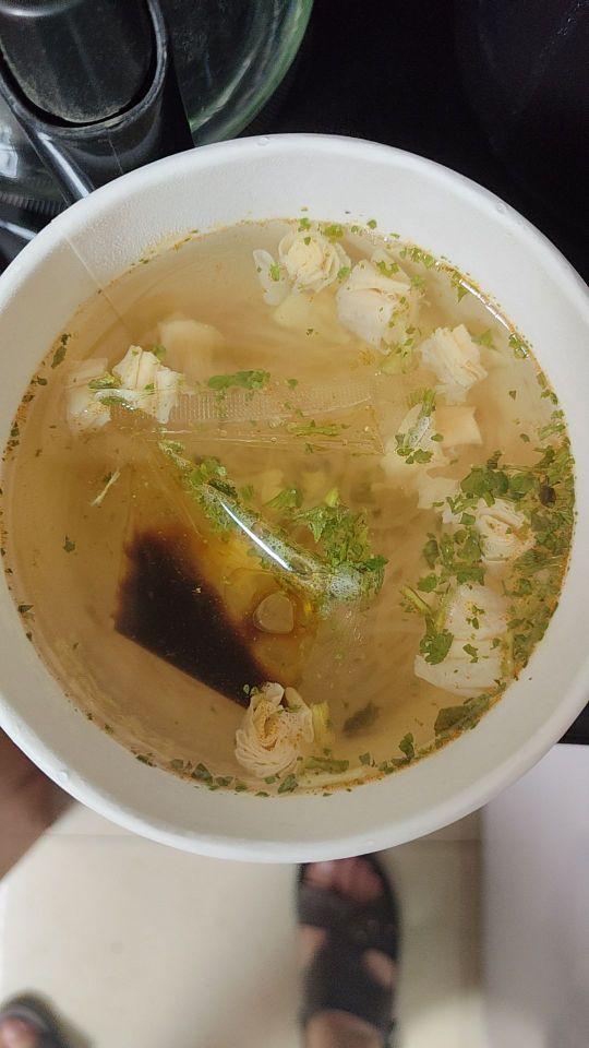 料包与视频差太多,难吃死了! 商品分量:差 性价比:差 包装品质:可以 物流速度:可以#我在抖音买买买
