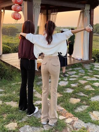 你们要的卡其色微喇裤来啦好美啊!#早秋穿搭 #初秋穿搭