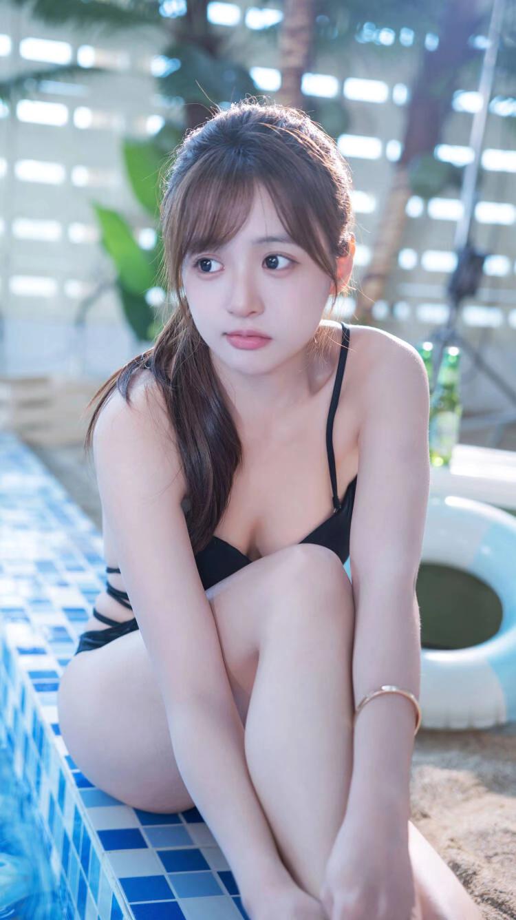 你们不更新 我来更新。#摄影 #大长腿 #泳池拍摄 #摄影约拍 #摄影分享