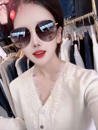 百搭显瘦气质毛衣 #服装小姐姐 #努力卖衣服的小姐姐 #服装搭配实体店 #女人一定要爱美@DOU+小助手 @巨量千川
