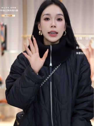 #潮流时尚穿搭 #冬季搭配 #防风防水 #时尚翻领长款棉服