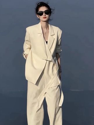 #西装套装 #西服套装 #时尚穿搭 #高级感穿搭 #晒晒我的秋日穿搭