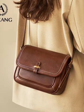 奥康豆腐包包女式2025新款软皮女包植鞣皮真皮单肩包大容量斜挎包#百搭包包 #单肩斜挎包