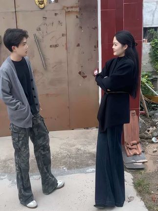 去年相亲加微信的那批人现在都怎么样了 到底是相亲好还是自谈好 请结过婚的过来人 给还没结婚的一些忠告吧#婚姻的意义 #相亲的尽头是什么 #晚婚