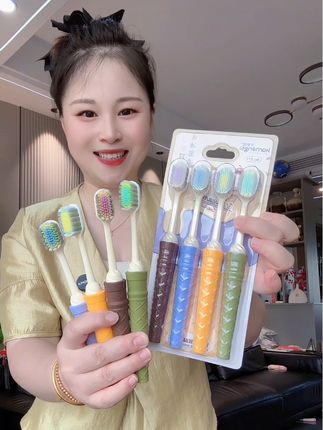 这个牙刷#超便宜超划算 赶紧试试这款#山型凸面牙刷 它中间刷毛是凸起的,就能更好的清洁牙齿的边边缝缝,刷的又快又干净#牙刷推荐 #清洁牙齿#我可真会买