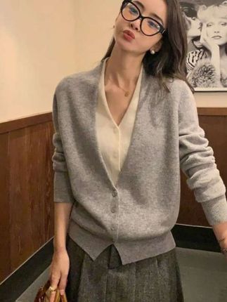 撞色V领假两件针织开衫上衣女春秋季气质法式宽松长袖毛衣外套#v领假两件针织衫 #针织衫 #秋季穿搭 #毛衣外套开衫 #秋冬新款